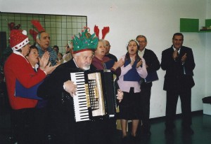18-12-2009 il coro del Circolo Amicizia Sarda con i disabili della coop. Il Prato a Treviso03